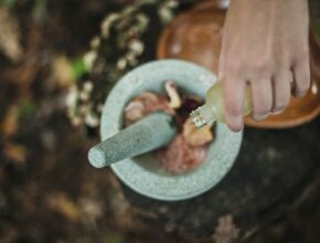 Staňte sa odborníkom na aromaterapiu – namiešajte si vlastné vône!